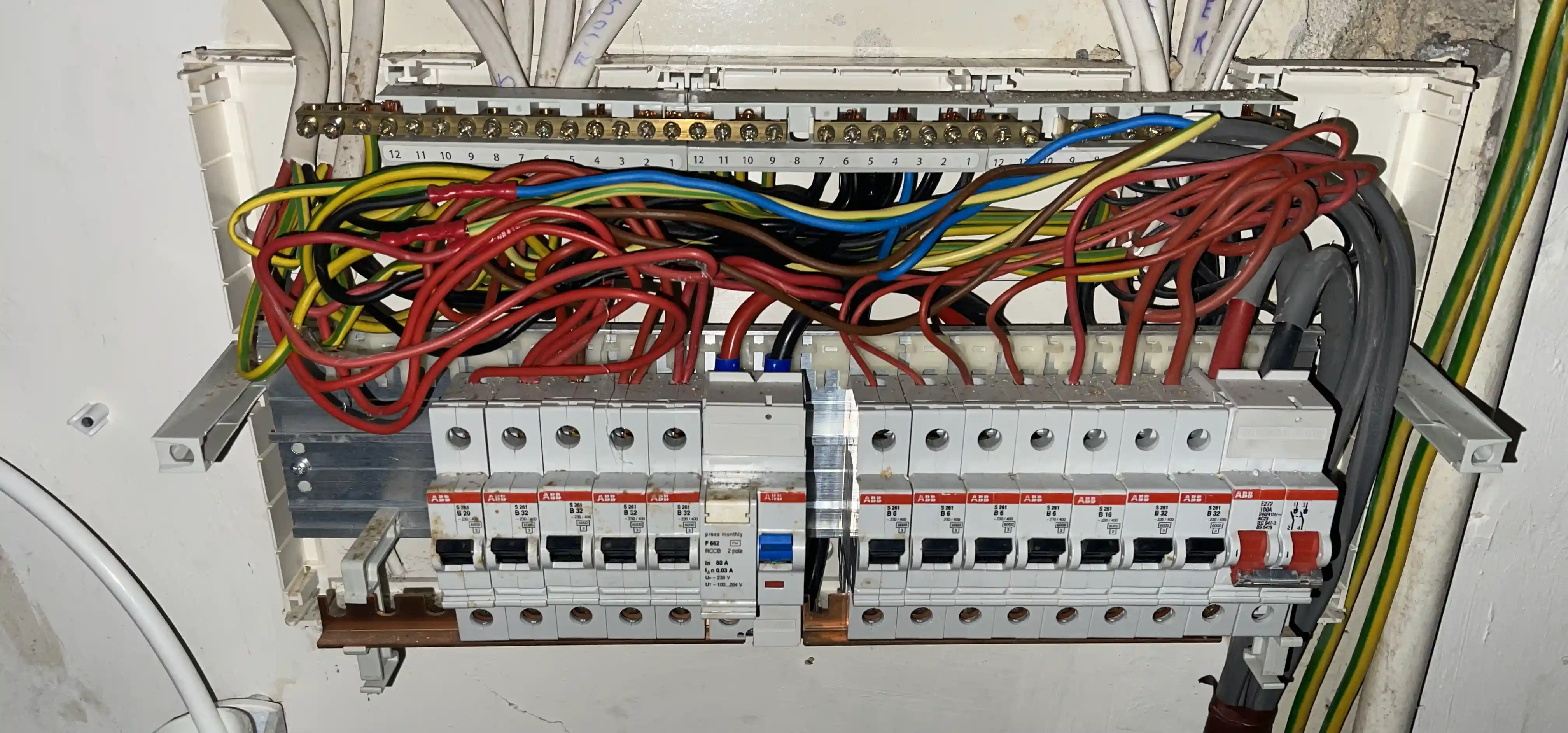 24 Hours Emergency Electrician near Hampton